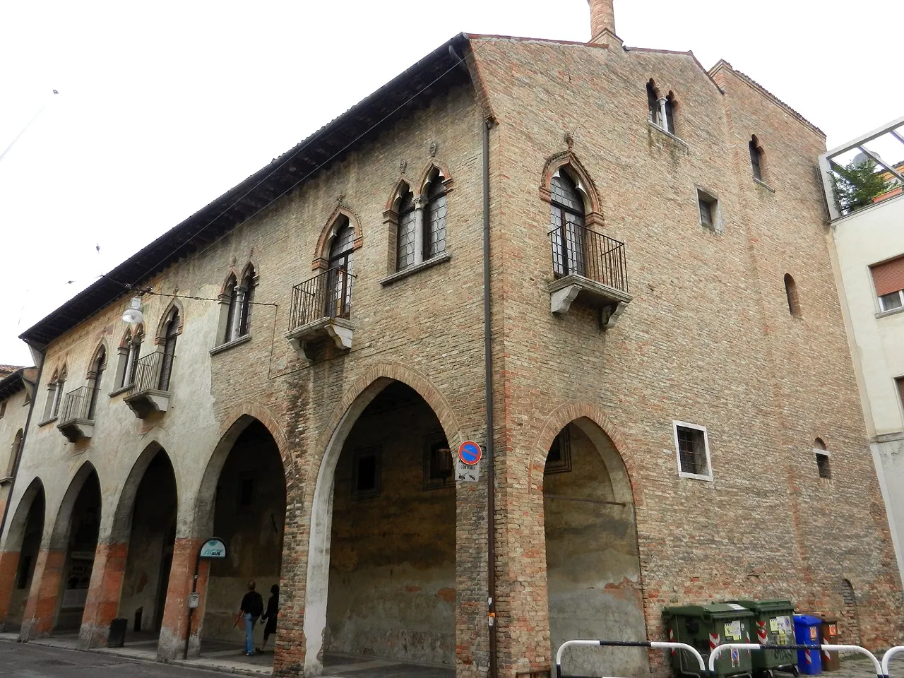 La facciata gotica di Casa Da Noal